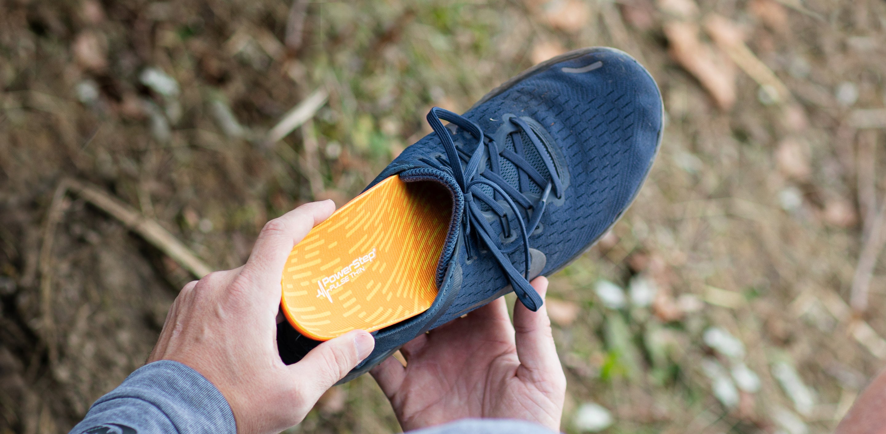arch support narrow fit walking shoes