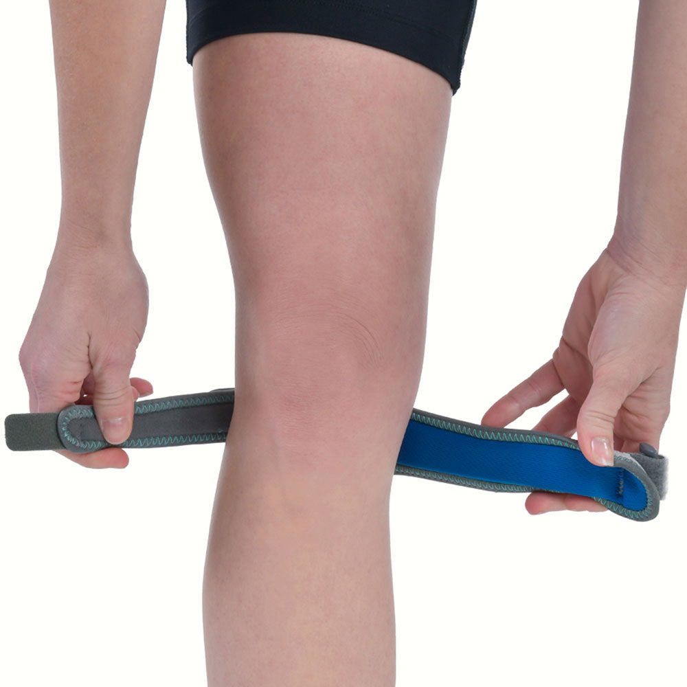 BraceFX Patella Knee Strap for sore patella, runner's knee, jumper's knee, chondromalacia, Osgood-Schlatter disease, patella tracking, and tendonitis